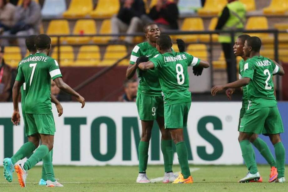 Los jugadores de las selección nigeriana Sub-17 celebran uno de los tantos en la final ante Malí. / EFE