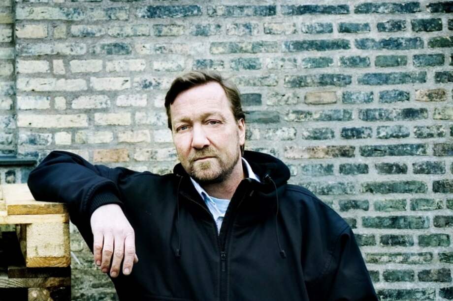 Tom Heinemann es un exalbañil danés que después de fracturarse la espalda decidió aventurarse en el periodismo crítico. / Cortesía