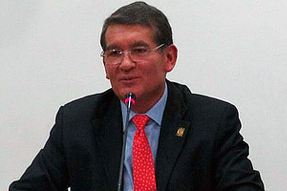 El representante a la cámara por Bogotá, Ángel Custodio Cabrera.