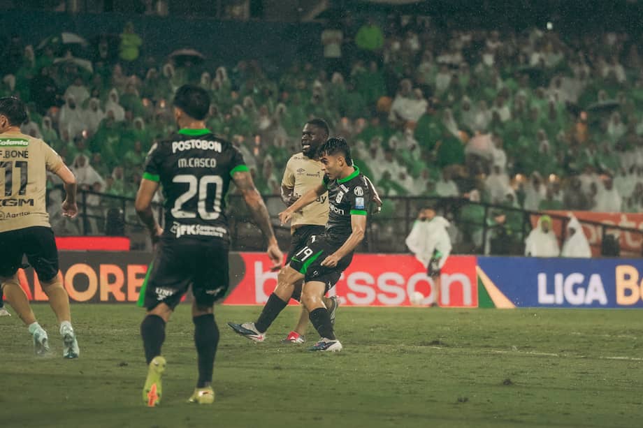 Juan Manuel Rengifo, autor del primer gol de Atlético Nacional frente a Internacional de Bogotá en el estadio Atanasio Girardot de Medellín.