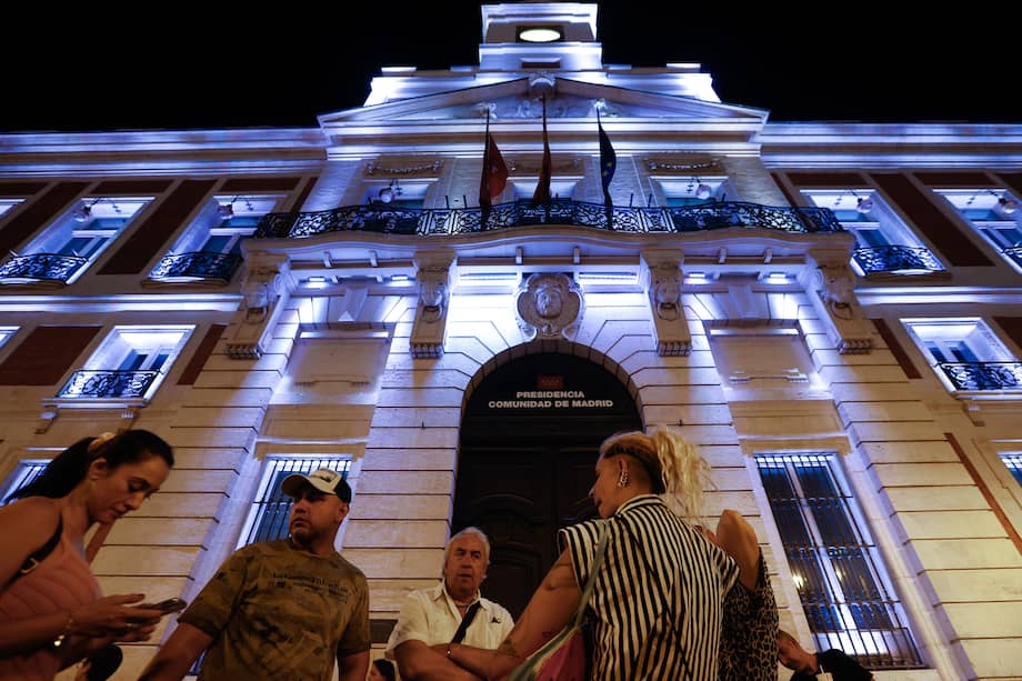 Esta modificación del reglamento de extranjería, que el Gobierno aprobó el 26 de julio, flexibiliza los procesos para conceder autorizaciones de trabajo. / Foto de referencia.