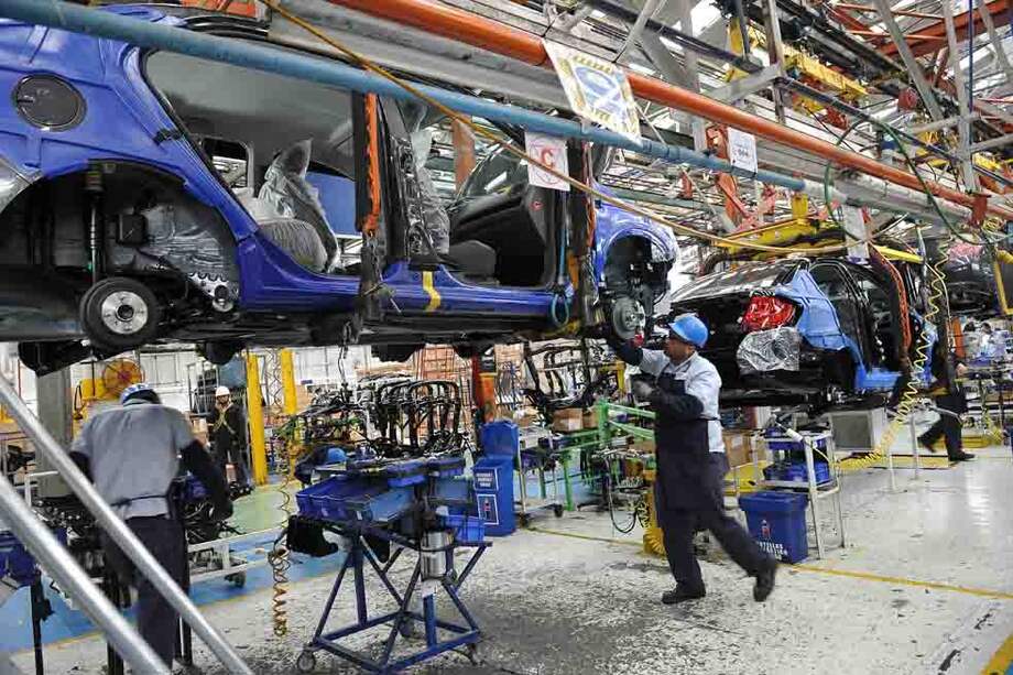 Con una caída de 20,8% en su productividad, el de autopartes fue el sector más afectado, según la Andi. / Óscar Pérez