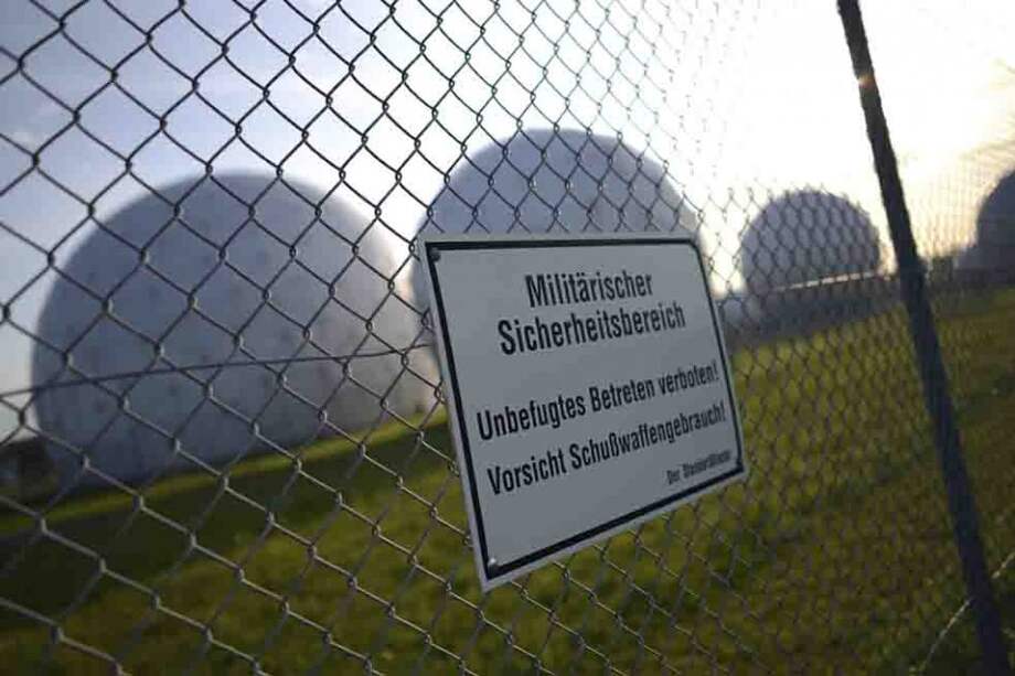 La antigua estación de espionaje electrónico de la Agencia de Seguridad Nacional estadounidense en Bad Aibling, Alemania. / EFE