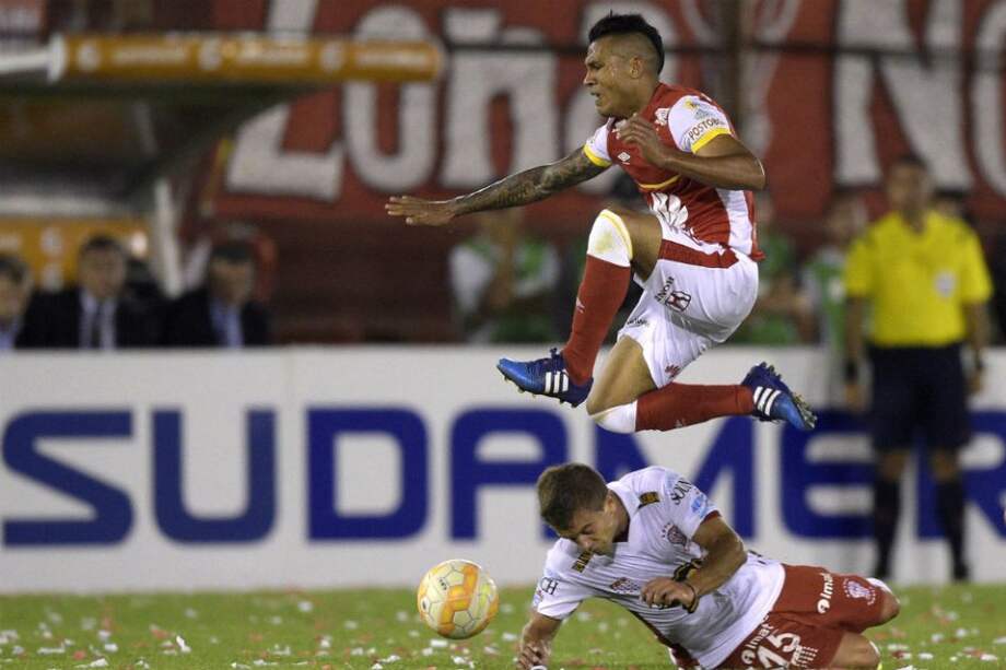 Independiente Santa Fe afronta el partido de ida de la final de la Copa Sudamericana. Foto: AFP
