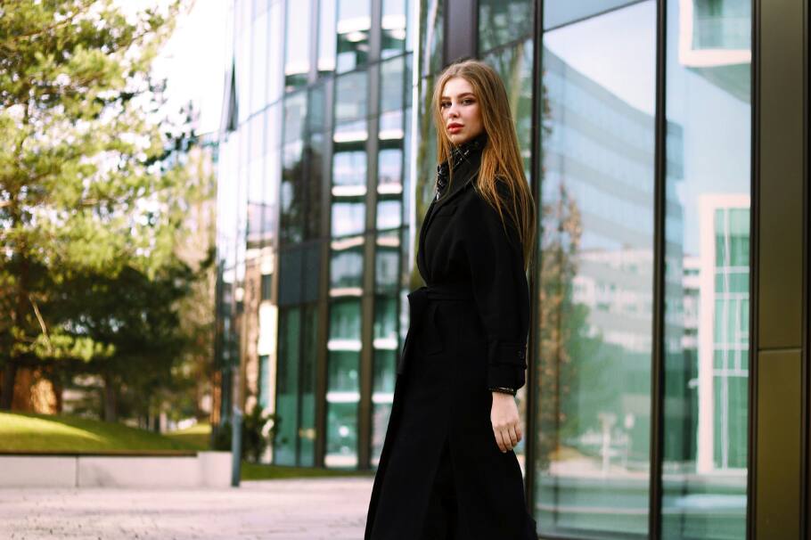 ¿Eres de los que solo usa ropa negra? Acá te contamos lo que los expertos en psicología dicen sobre este comportamiento y tu personalidad.