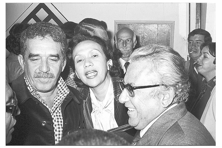 Archivo / Gabriel García Márquez junto a Consuelo Araújo y Guillermo Cano.