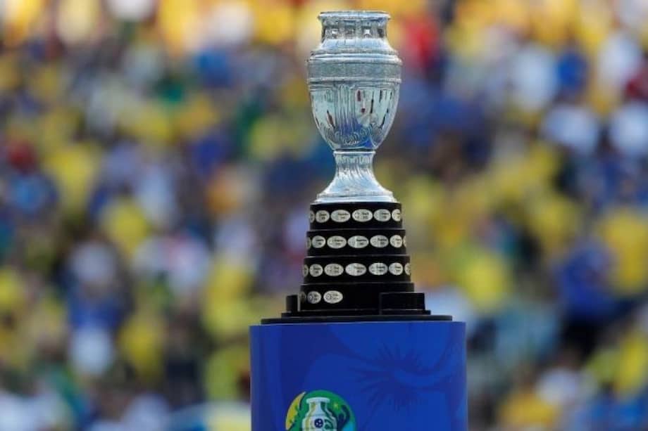 El trofeo de la Copa América en la última edición de la competición.