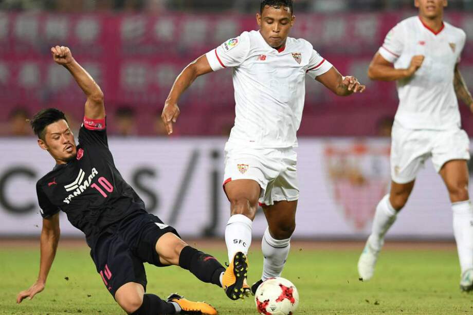 El delantero colombiano solo ha jugado 15 minutos en la presente temporada de la liga española. / @SevillaFC