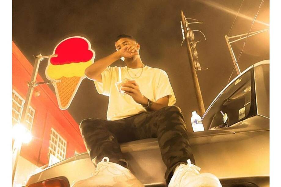 Kris Floyd le hace fiel a su esencia con una sensual lírica que cuenta una historia de amor y lujuria.