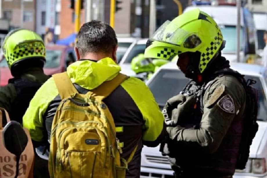 Negarse a identificarse durante un procedimiento policial puede acarrear una multa superior a los COP 900.000.