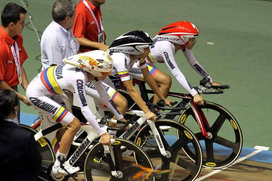 El equipo colombiano de la persecución damas.