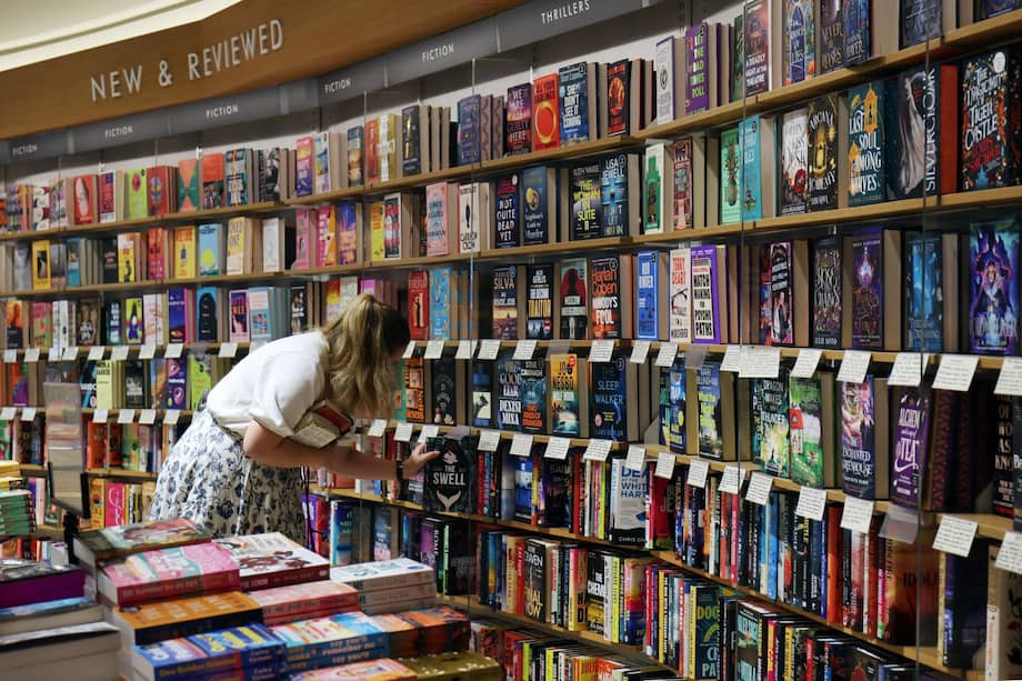 Censura en bibliotecas de Edmonton: ¿por qué prohíben “El cuento de la criada” y más de 200 libros?