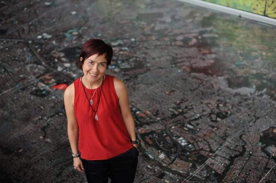 La ingeniera industrial detrás de un una comunidad que busca generar conciencia sobre el impacto negativo de la industria textil.