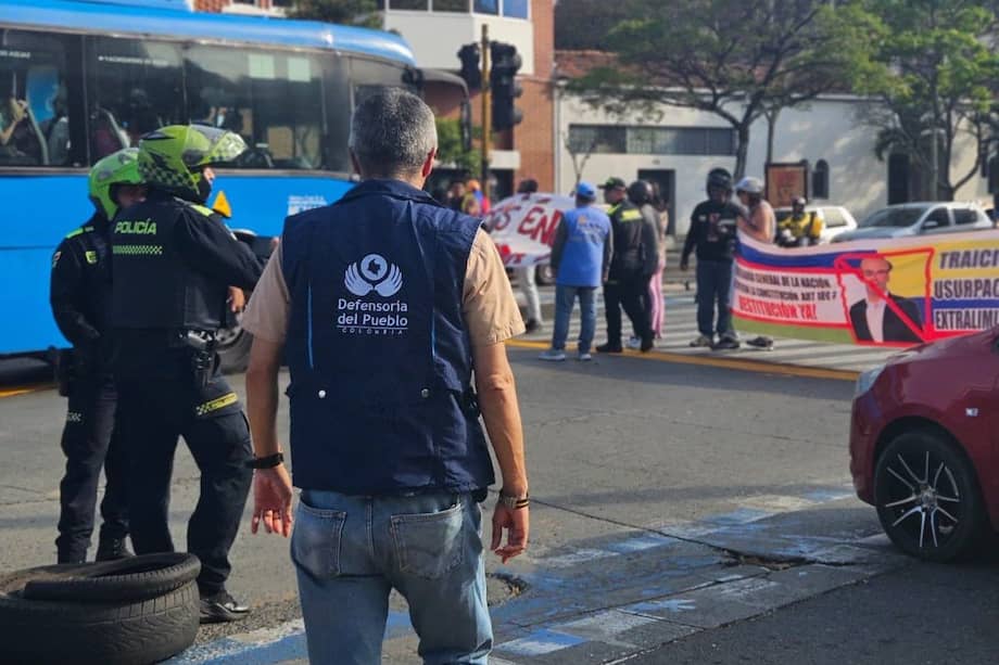 Motociclistas rechazan la instalación de cámaras de fotodetección en el sector de Siloé.