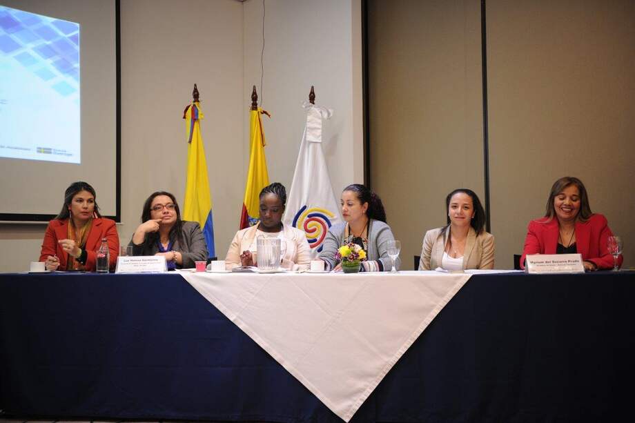 En medio del encuentro de alcaldesas las mujeres pidieron pista en la paz con el Eln/ Mauricio Alvarado.