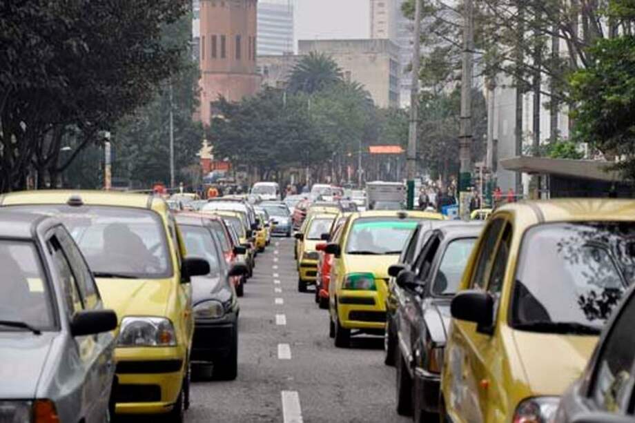 Vehículos con tres pasajeros podrán circular todos los días a cualquier hora en el centro