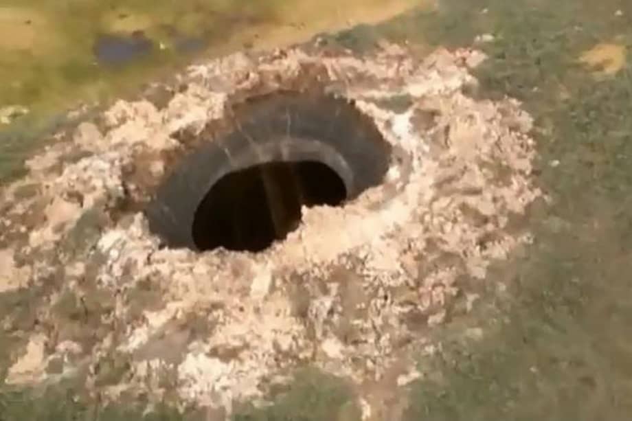 Aparece un misterioso agujero gigante en 'el fin del mundo'