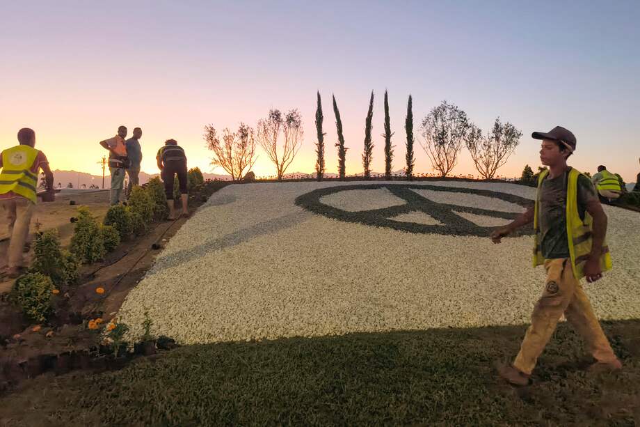 La ciudad egipcia de Sharm el Sheij, a orillas del mar Rojo y también llamada "la ciudad de la paz", se prepara para la cumbre de mañana para la firma del acuerdo de paz para Gaza.