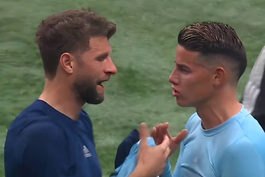 Thomas Müller y James Rodríguez intercambiaron camisetas tras el partido en el que Minnesota United cayó 6-0 con Vancouver Whitecaps.