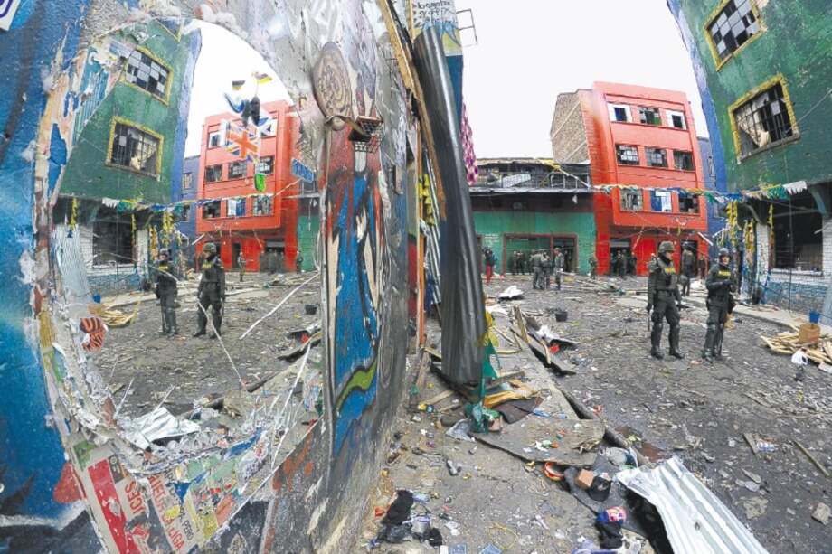 Así se veía ayer una calle del Bronx, tras la intervención que las autoridades hicieron el sábado para recuperar la zona / Cristian Garavito - El Espectador