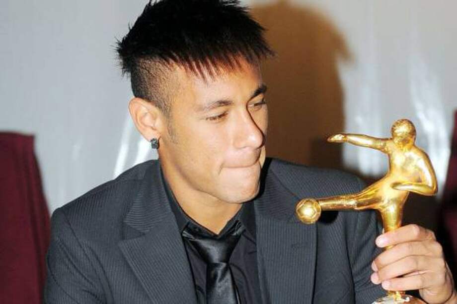 Neymar seguirá en Santos hasta recibir una "propuesta interesante"