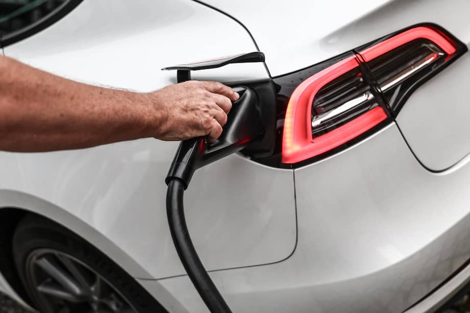 Tesla ingresó al listado de las marcas de eléctricos más vendidas en Colombia, ubicándose en el puesto 12 con 18 unidades matriculadas, lo que equivale a una participación del 0,9% del mercado.