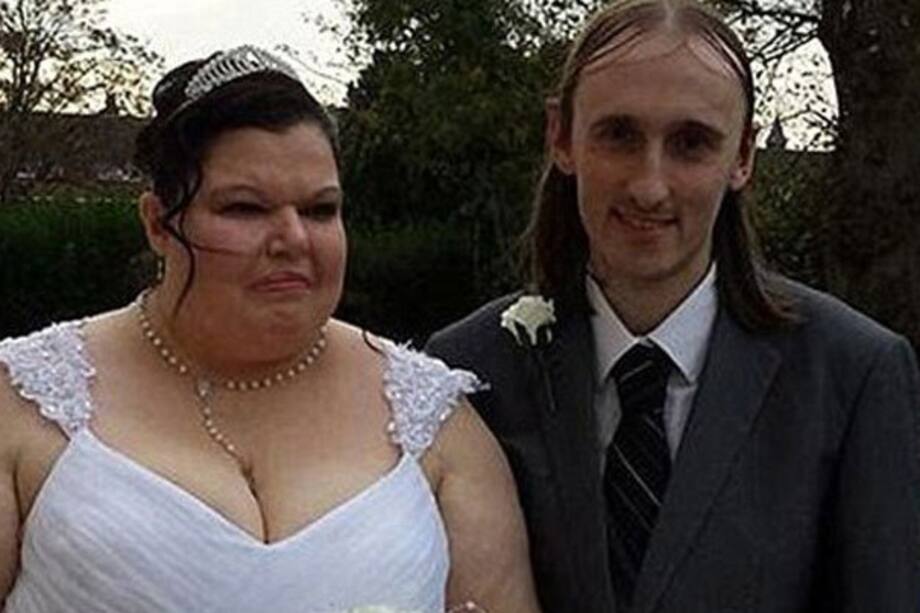 Se casó Debbi Wood, la mujer más celosa del mundo