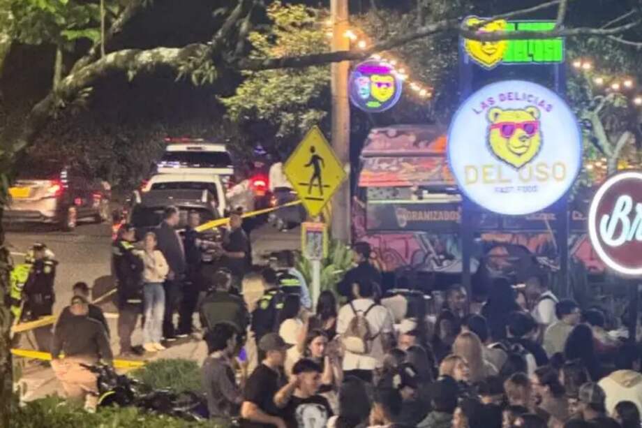 La motocicleta en la que se movilizaban los presuntos ladrones fue abandonada en El Poblado.