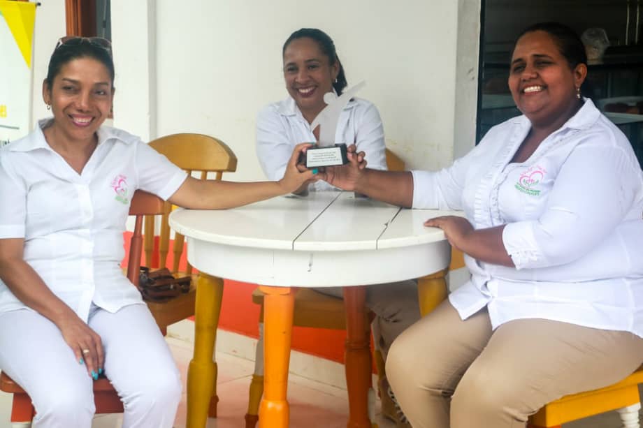 Mujeres que impulsan negocios para vivir en paz