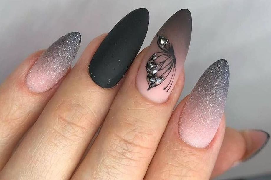 El uso de la escala de grises permite una transición suave entre los tonos, creando un efecto visualmente atractivo.