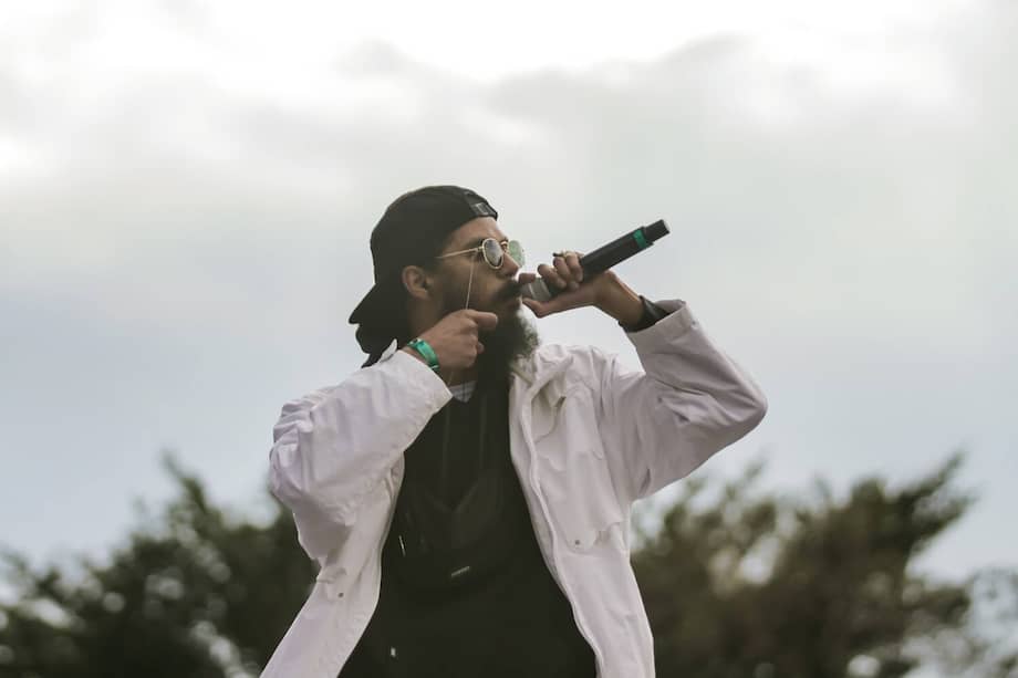 N. Hardem ha escrito las canciones que lo han convertido en el rapero insigne de la capital, en el favorito de los que se sienten últimos, y los que no también. / Alejandra Mar