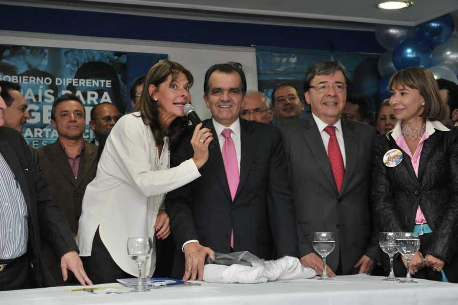 Marta Lucía Ramírez selló su alianza con Óscar Iván Zuluaga, quien la nombró jefa de debate. / Luis Angel - El Espectador