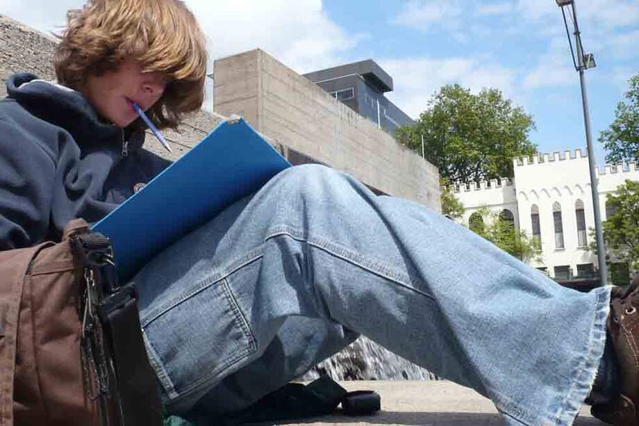 Expertos mundiales coinciden en que se debe enseñar a los jóvenes a comunicar y analizar. Flickr / Univers beeldbank