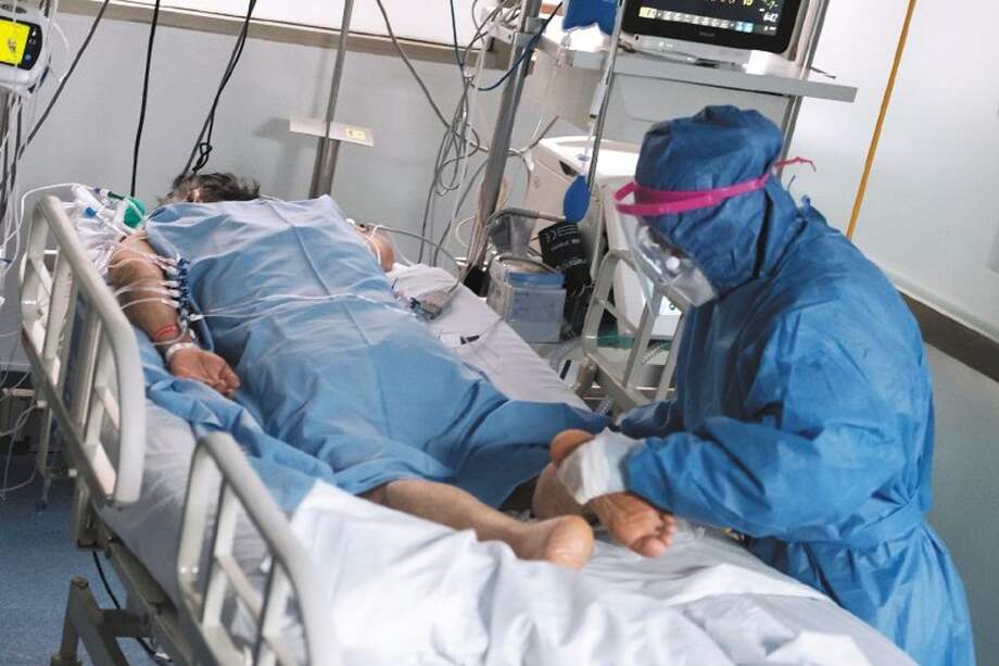 Según las cifras por estatus socioeconómico, alrededor del 70 % de casos se concentra en los estratos 2 y 3.