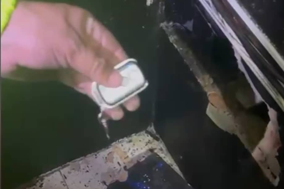 El escondite para esconder las sustancias ilícitas estaba automatizado con un control remoto.