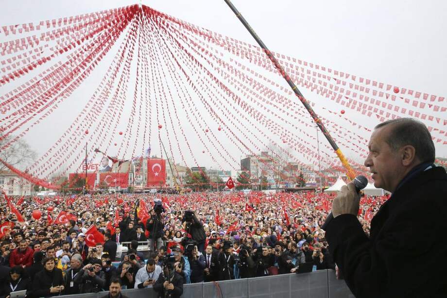 ¿A quién favorece la crisis diplomática entre Holanda y Turquía?