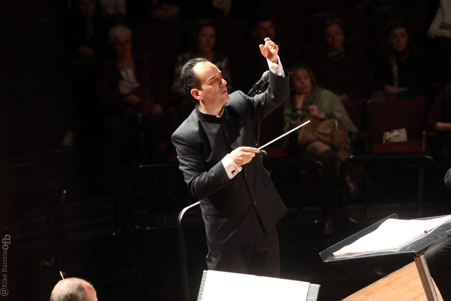 Durante una semana, el auditorio León de Greiff de la Universidad Nacional de Colombia albergó a más de 90 músicos bajo la batuta de Leonardo Marulanda. / Kike Barona