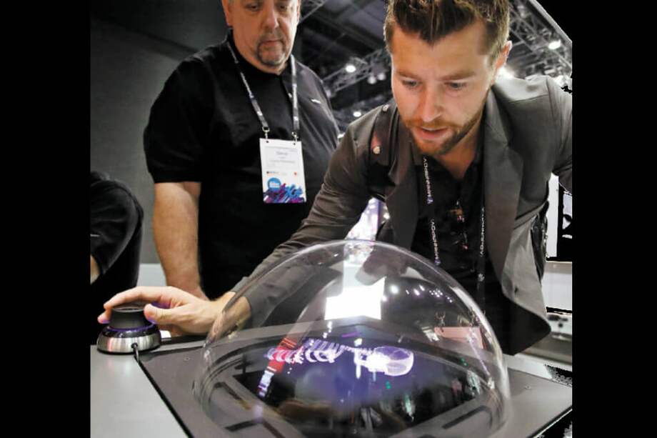 Cámaras 3D para examinar a larga distancia los músculos, los tejidos o los huesos de pacientes. / EFE