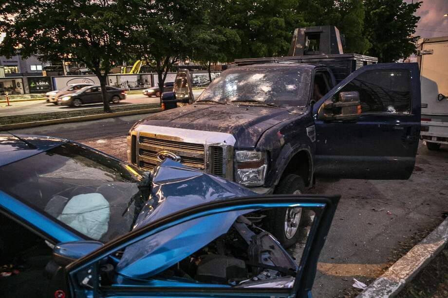 La captura de Ovidio Guzmán uno de los hijos del Chapo Guzmán en Sinaloa (México) desató una batalla campal. / AFP