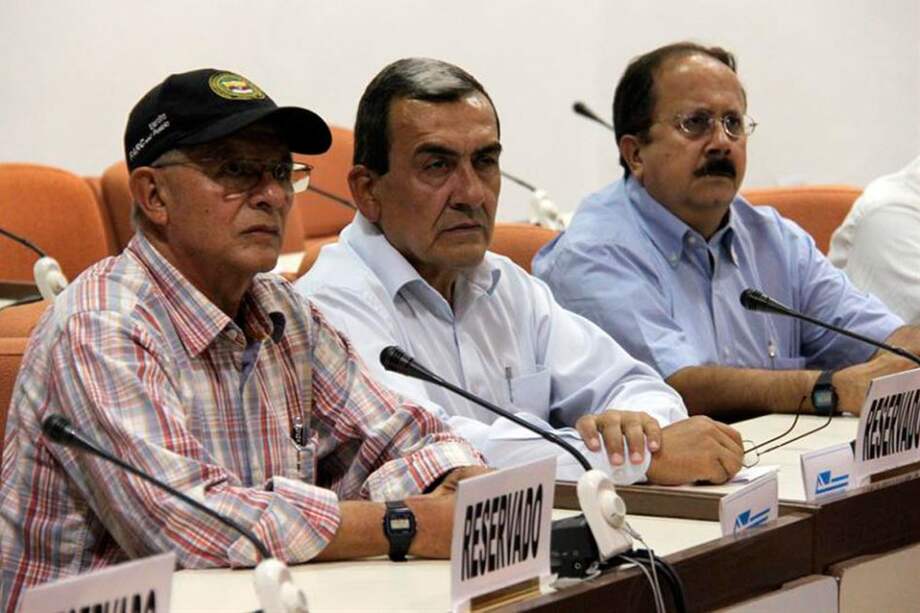 Los miembros de las Farc Ricardo Téllez, alias 'Rodrigo Granda'; Mauricio Jaramillo, alias 'El médico' y Andrés París.