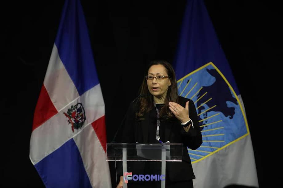 La Directora del Centro para la Inclusión Financiera Mayada El-Zoghbi, habla en la ceremonia inaugural del Foro Interamericano de la Microempresa (Foromic), en Punta Cana (República Dominicana). / EFE