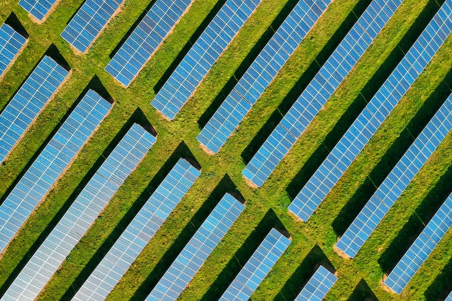 El objetivo es que Colombia logre implementar políticas y programas efectivos que impulsen la inversión en energías renovables.