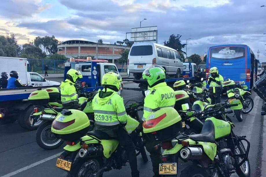 A corte de las 4:00 de la tarde, se han impuesto 55 comparendos a motos y 73 a vehículos particulares este jueves. / Cortesía: Secretaría de Movilidad