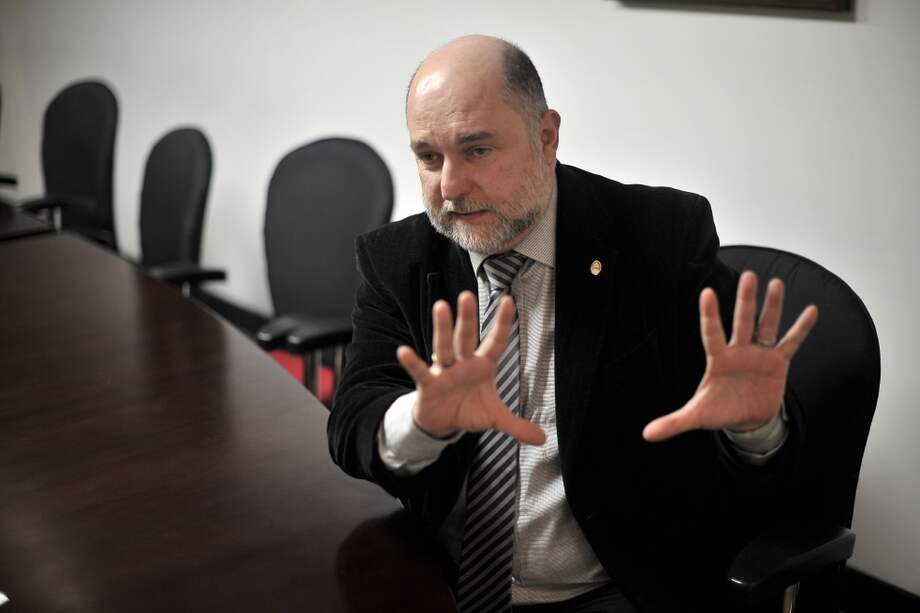 Mauricio Alviar