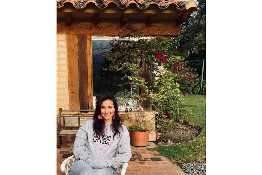 Beatriz Dávila estudió una maestría en Literatura Latinoamericana y Española Peninsular en la Universidad de Toronto.