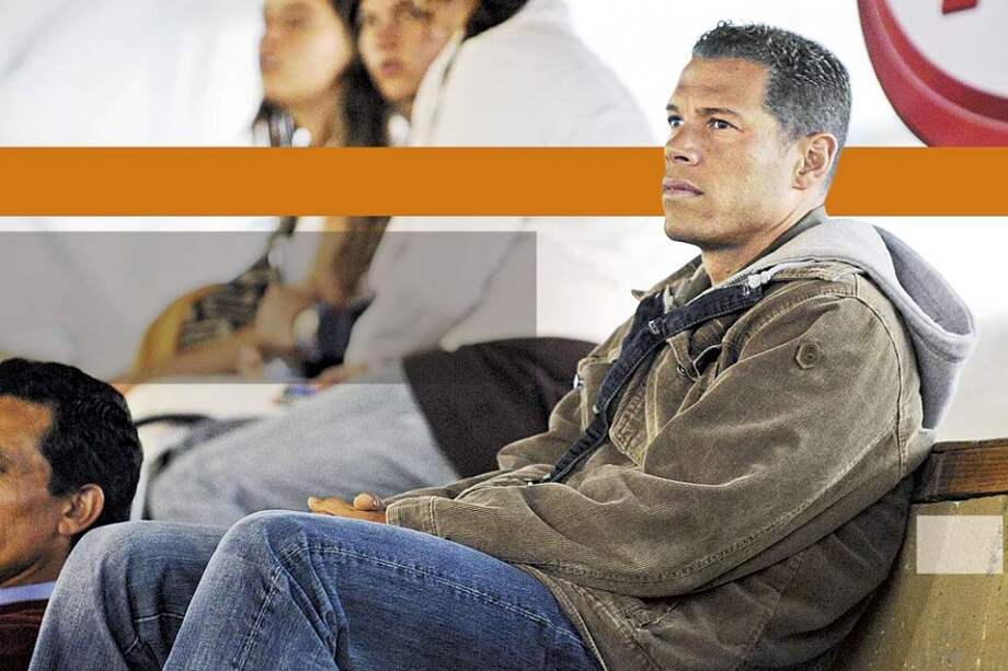 Óscar Córdoba jugó fútbol más de 20 años. Hoy, desde las tribunas, es presidente del Bucaramanga, en la Primera B. / Gabriel Aponte - El Espectador