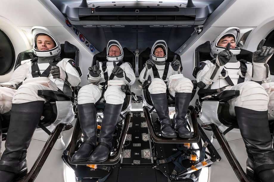 Fotografía del 3 de julio de 2025 cedida por SpaceX donde aparece la tripulación de la misión de la Crew-11 (desde la izquierda) Oleg Platonov, de la agencia espacial rusa Roscosmos; Mike Fincke y Zena Cardman, de la NASA, y Kimiya Yui, de la agencia espacial japonesa JAXA.
NASA. EFE/SpaceX
