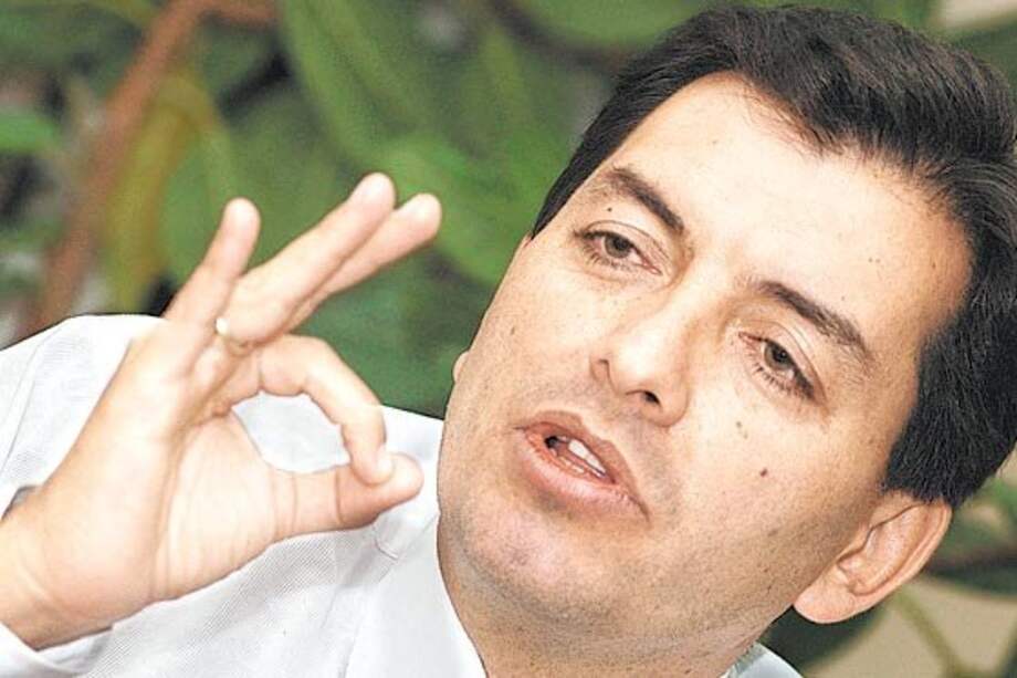 Luis Alfonso Hoyos renunció a cargo en el Congreso