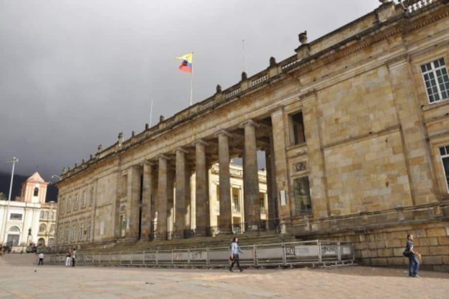 Crece oposición en Senado a proyecto de reelección de alcaldes y gobernadores