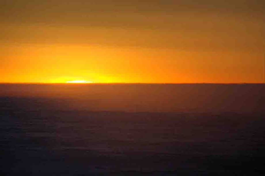 Primera salida del sol en la Antártida después del invierno de 2013. / http://blogs.esa.int/